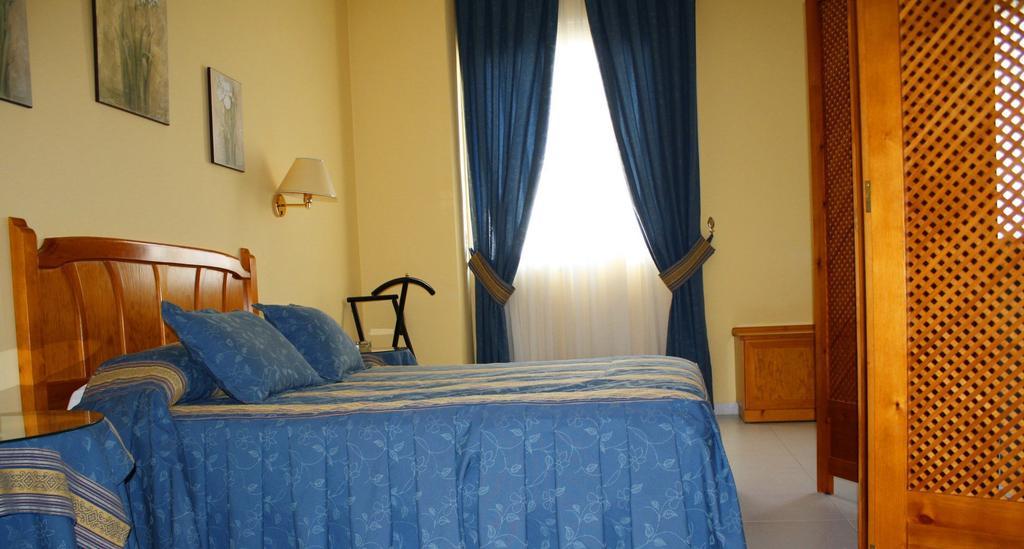 Hotel Villa Ducal Осуна Номер фото